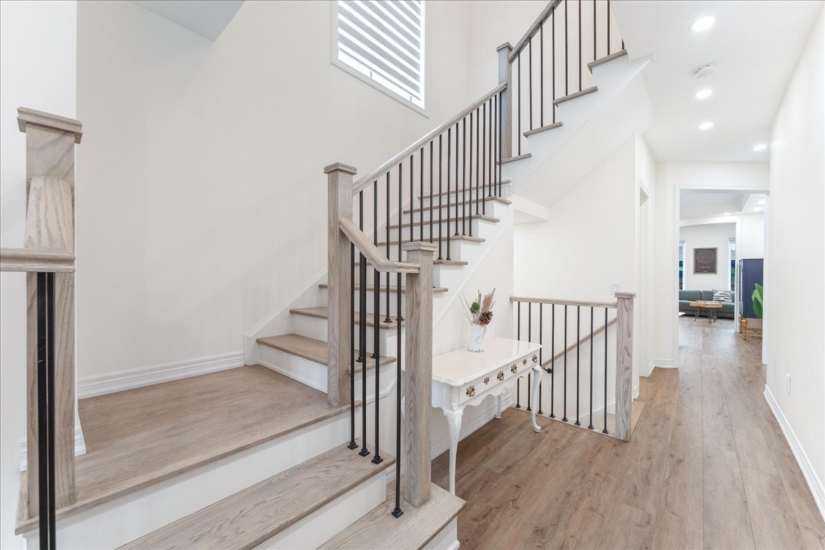 House for sale stairs